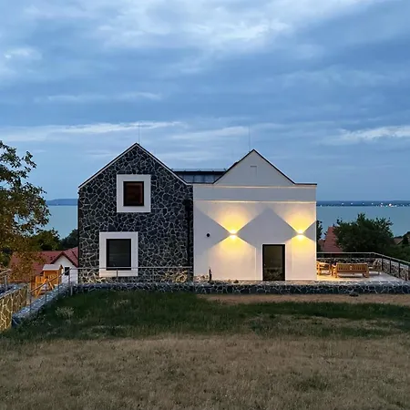 Casa Canem バダチョニトマイ